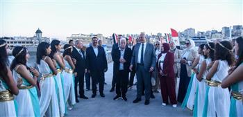 مستشار رئيس الجمهورية للتنمية المحلية ومحافظ الإسكندرية  يستقبلان وفد شباب المحافظات في جولة سياحية