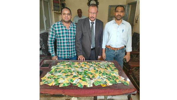 ضبط 350 بطاقة تموينية داخل مخبز بأسيوط