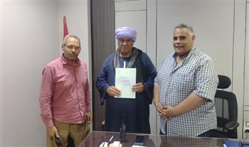   محافظ أسيوط: تسليم عقود لتقنين أوضاع أراضي أملاك الدولة للمواطنين المستحقين بأبنوب