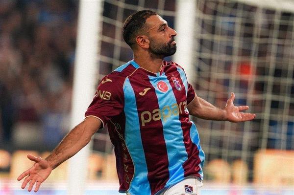 محمد صلاح يزين التشكيل المثالي للعالم بعد "هاتريك" أمام جالاتا سراي