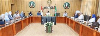 السكرتير العام يعقد اجتماعــاً  لمتابعة نســـب الأداء بملفـــات التصالح بالمنوفية