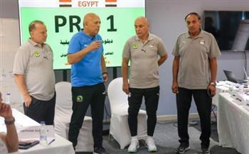 حسام حسن يشارك في دورة الرخصة PRO