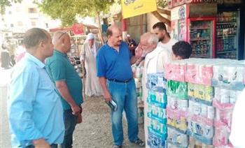   أسيوط.. حملات دورية لمراجعة تراخيص المحال والمطاعم والأكشاك بالغنايم