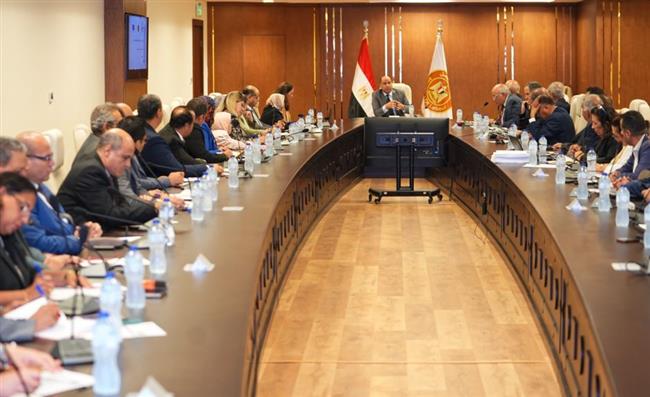 وزير العمل يعقد اجتماعًا لبدء إعداد الاستراتيجية الوطنية للتدريب المهني