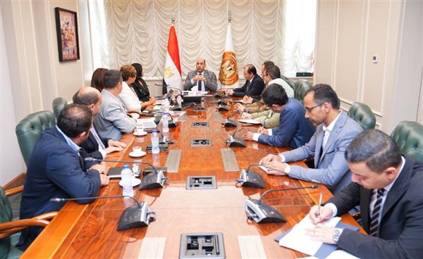 وزير العمل يلتقي عددًا من ممثلي شركات ومنصات التوظيف لتنظيم سوق العمل
