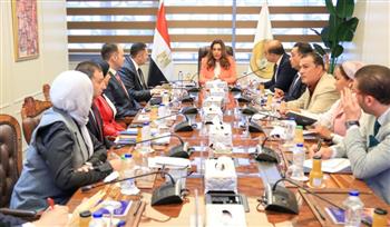   وزيرة التنمية المحلية والبيئة تتابع مع محافظ دمياط الوضع الراهن لمنظومة المخلفات الصلبة
