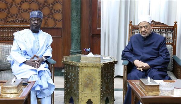 شيخ الأزهر يستقبل سفير نيجيريا لدى مصر لبحث سبل تعزيز التعاون المشترك