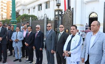 محافظ المنيا ورئيس الجامعة يستقبلان مسيرة شبابية على كورنيش النيل