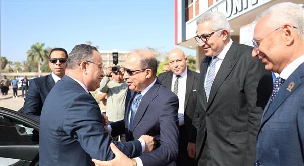 محافظ المنيا ورئيس الجامعة يستقبلان وزير التعليم العالي والبحث العلمي في رحاب جامعة المنيا