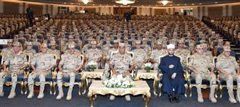   الفريق أشرف سالم زاهر يلتقى بكوادر وأطقم التمريض العسكرى بالقوات المسلحة