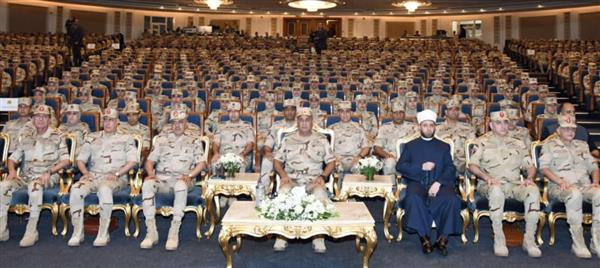 الفريق أشرف سالم زاهر يلتقى بكوادر وأطقم التمريض العسكرى بالقوات المسلحة