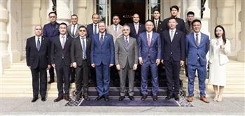 وزير العدل يتفقد التقنيات الذكية المُزمَع تطبيقها بـ«مدينة العدالة» بمقر شركة «هواوي» بالصين