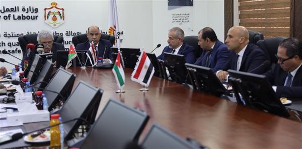 وزير العمل يبحث مع نظيره الأردني تعزيز  سبل التعاون وتنظيم سوق العمل