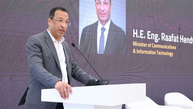 وزير الاتصالات: 200 ألف متخصص يصدرون الخدمات الرقمية للعالم
