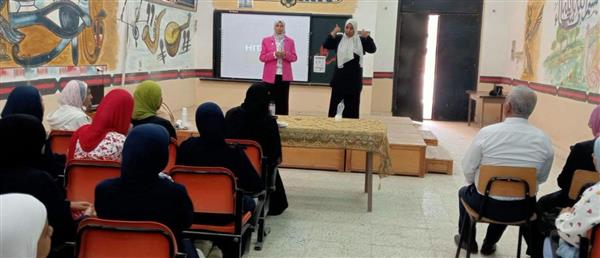 محافظة السويس تحتفل باليوم العالمي للغة الإشارة بمدرسة التوفيق للصم وضعاف السمع