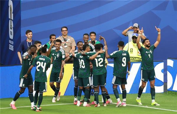 المنتخب السعودي يهزم عمان بثلاثية ويضمن التأهل لنصف نهائي كأس الخليج