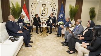   رئيس الرعاية الصحية يلتقي مساعد وزير الخارجية لتعزيز الشراكات الصحية والاستثمارية بأفريقيا