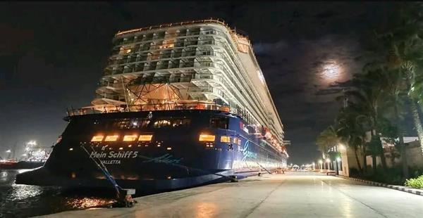 ميناء الإسكندرية يستقبل السفينة السياحية MEIN SCHIFF 5