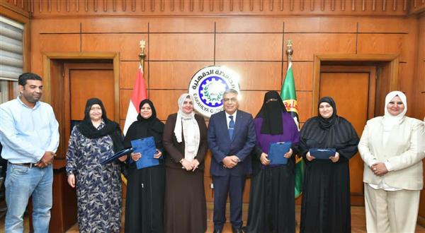 5 رحلات عمرة هدية لأبناء الدقهلية الأولى بالرعاية.. والمحافظ: ادعوا لمصر