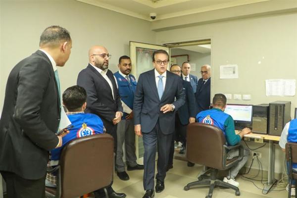 وزير الصحة يتفقد مركز الخدمات الطارئة 137 ويؤكد أهمية سرعة الاستجابة لاحتياجات المواطنين