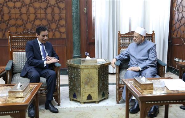 شيخ الأزهر يبحث مع مساعد وزير الخارجية تيسير الخدمات القنصلية للطلاب الوافدين