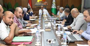 محافظ الجيزة يتابع موقف تقنين أراضي الدولة بهذه المدن