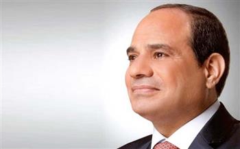   الرئيس السيسي يشيد بعمدة السرارية في المنيا لمواجهة الشائعات وخدمة الأهالي