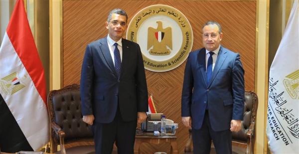وزير التعليم العالي ومحافظ البحر الأحمر يبحثان دعم التنمية المستدامة بالمحافظة