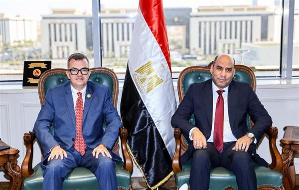 "العمل" و"التخطيط" تتفقان على ربط التدريب المهني باحتياجات الاستثمار
