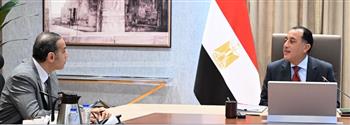   مدبولي يبحث مع رئيس الهيئة العامة للرقابة المالية أحدث تطورات القطاع المالي غير المصرفي