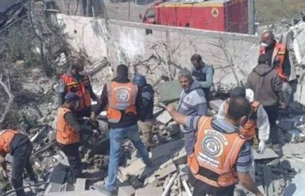 انتشال 55 جثمانًا ورفات شهيد من منزل عائلة "ملكة" في غزة