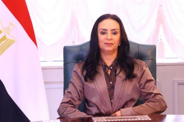 "مايا مرسي" تكلف الدفعة 107 من خريجي الجامعات والمعاهد العليا بأداء الخدمة العامة