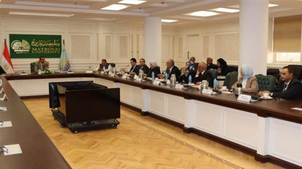 مجلس جامعة مطروح يؤكد انتظام العملية التعليمية وتوفير بيئة مناسبة للطلاب