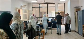   محافظ أسيوط: متابعة ملفات العمل والخدمات بالعونة وتسليم 1226 فيزا تكافل وكرامة بعد تجديدها