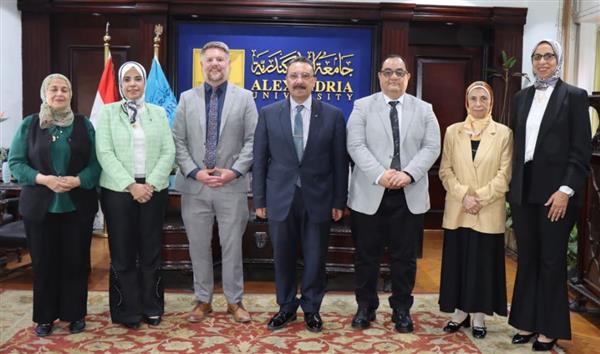 رئيس جامعة الإسكندرية يستقبل فريق مراجعي مجلس اعتماد التعليم الصيدلي الأمريكي