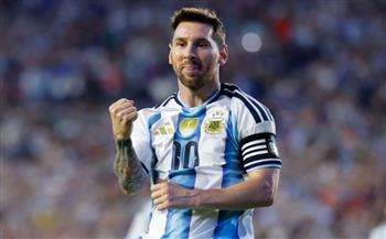   بعد رحيل ميسي.. سكالوني يكشف ترتيب قادة منتخب الأرجنتين