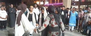 تلقائية توشكى تخطف الأنظار في "شارع الفن" بأسوان