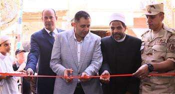 محافظ دمياط يفتتح مسجد «الرحمة»  بالزرقا ويؤدي فيه صلاة الجمعة