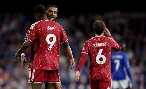 ليفربول يفوز 2-0 على إيبسويتش تاون في الدوري الإنجليزي