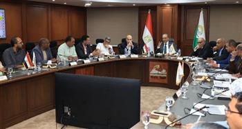محافظ الجيزة يعقد اجتماعًا موسعًا مع رؤساء مراكز البدرشين و كرداسة و الصف