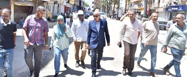 محافظ الأقصر يتابع تطوير شارع عبد المنعم العديسي تمهيدًا للرصف