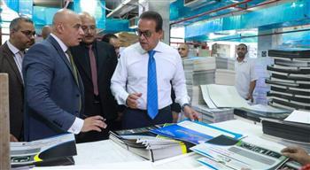 وزير الصحة يتفقد مخازن التموين الطبي للاطمئنان على المخزون الاستراتيجي من المستلزمات الطبية