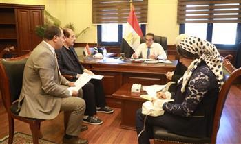 وزير الصحة يستعرض نتائج زيارة خبراء طب وجراحات الأجنة من بيرو لمستشفيات المؤسسة العلاجية
