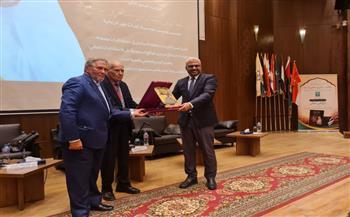 منح درع الآثاريين العرب  وتكريم شيخ المعماريين صالح لمعى فى احتفالية كبرى بالشيخ زايد