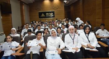   رئيس جامعة بنها يكرم المشاركين بالمدرسة الصيفية للروبوتات والذكاء الاصطناعي 