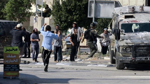 «الصحة الفلسطينية»: استشهاد شاب برصاص مستعمرين في قرية حجة بالضفة الغربية