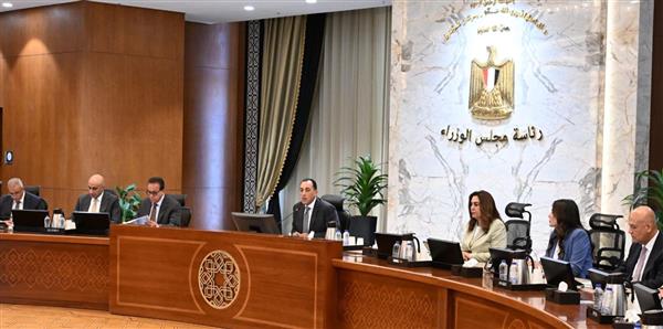 رئيس الوزراء يتابع الموقف التنفيذي للمبادرة الرئاسية "حياة كريمة"