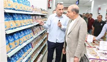 محافظ المنيا يتفقد «مصرية ماركت» لمتابعة توافر السلع وضبط الأسعار