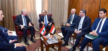   وزير الخارجية يبحث مع نظيره اللبناني سبل دعم مصر لسيادة لبنان ومؤسساته الوطنية