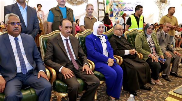 محافظ سوهاج يشهد توزيع 1100 شنطة مدرسية على الطلاب المستحقين
